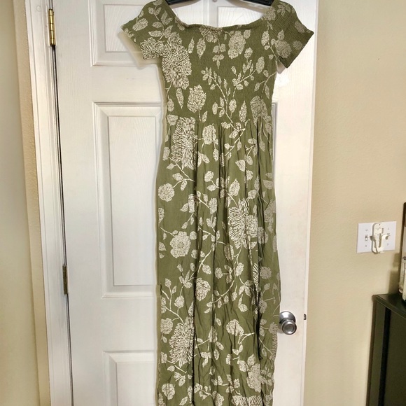 Olive Green Off the Shoulder Maxi Dress NWT Size M - Picture 2 of 2